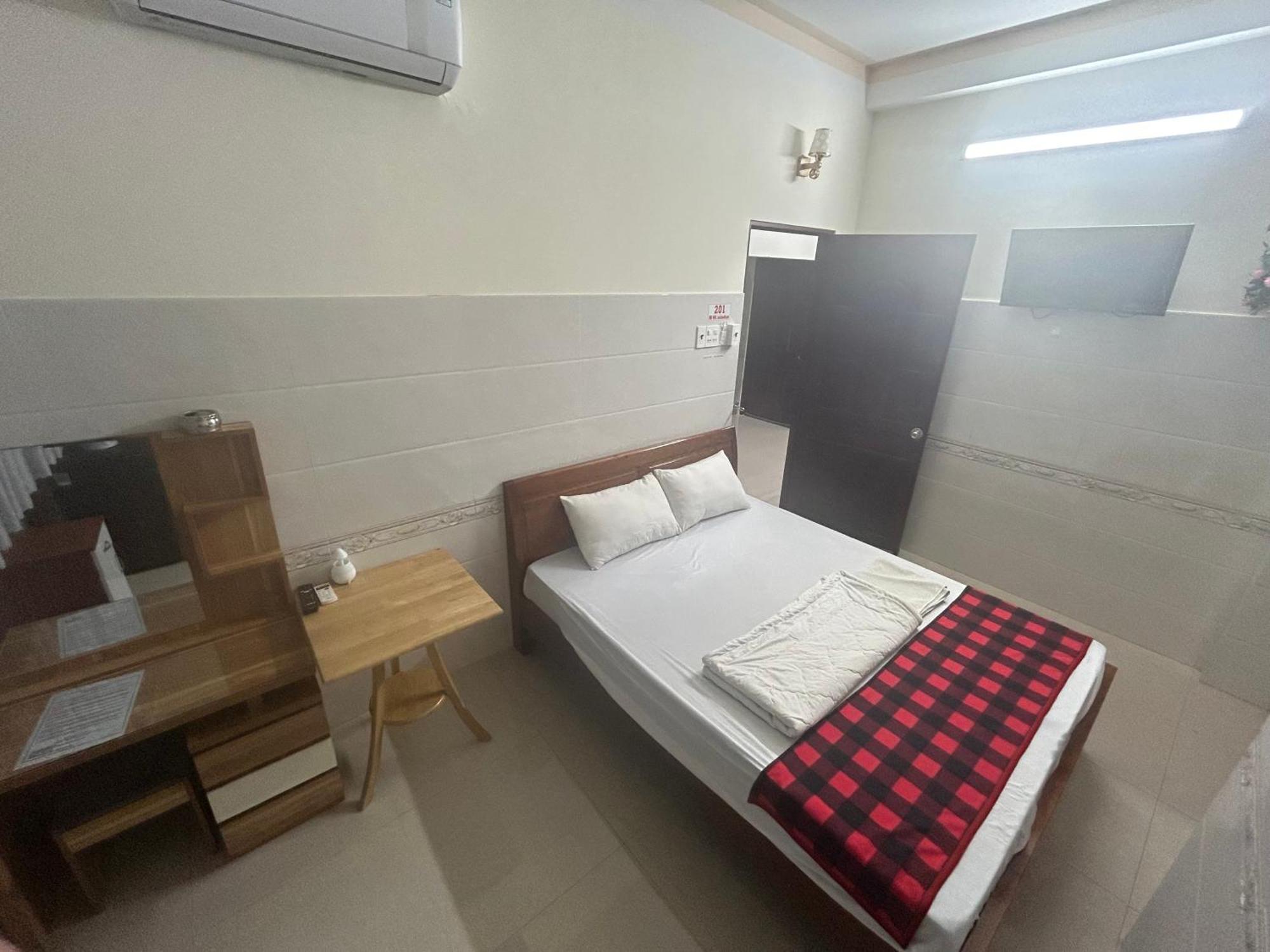 Hotel Anh Tuan Bac Lieu ภายนอก รูปภาพ